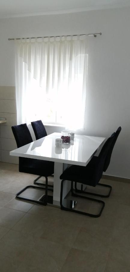 Apartman Borna Стариград-Пакленица Екстериор снимка
